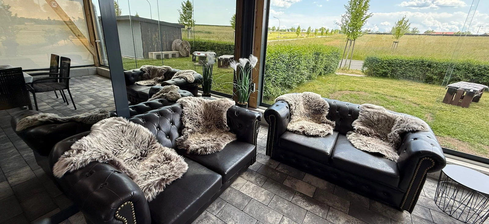 Sofas mit Wohlfühlgerantie 1a EVENTMEILE bietet gemütliche Indoor - Plätze