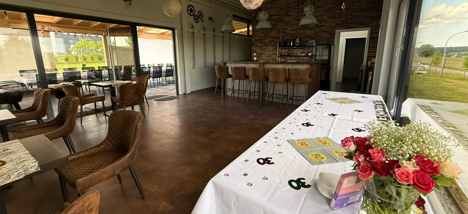 Innenraum der 1a EVENTMEILE viel Platz für Ihre Gäste bei der 1a EVENTMEILE im Turmfeld in Altensteig